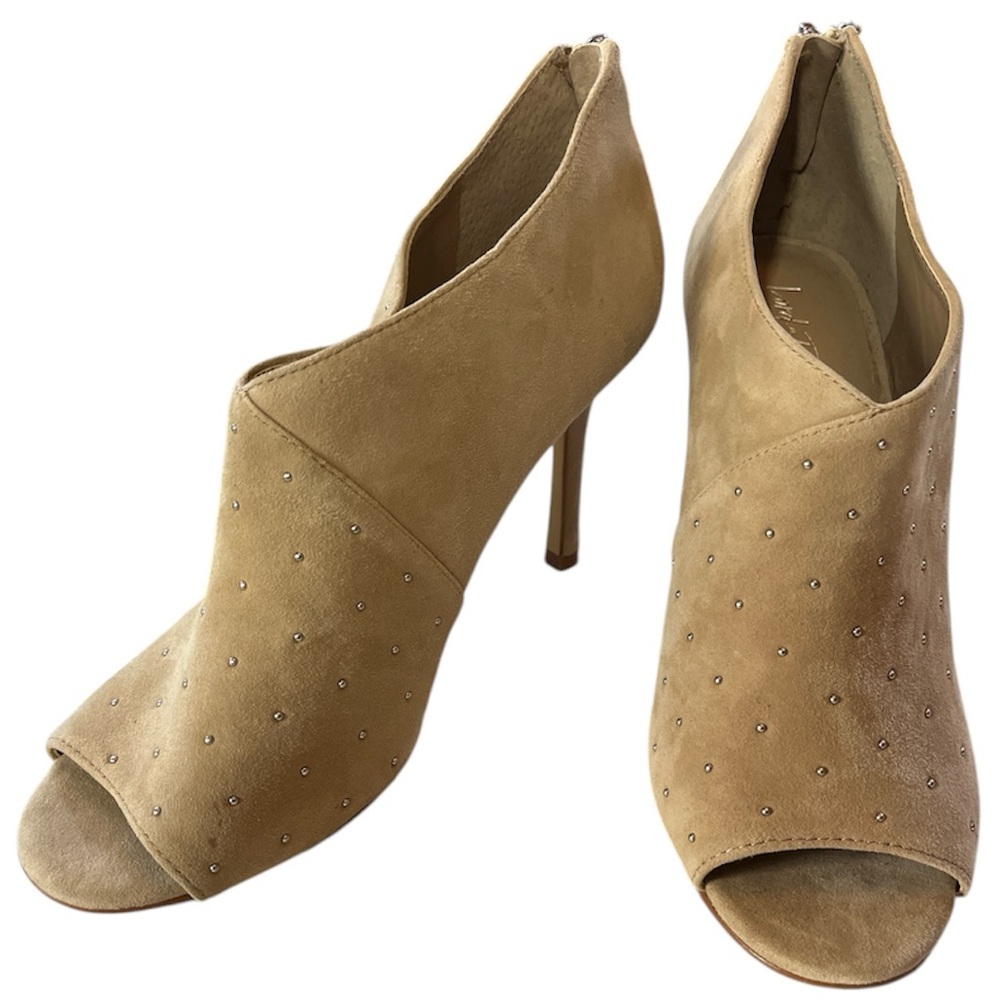 Lord & Taylor Genevieve Tan/Beige Suede Upper Peep Toe Heels w/gold studs Size 8